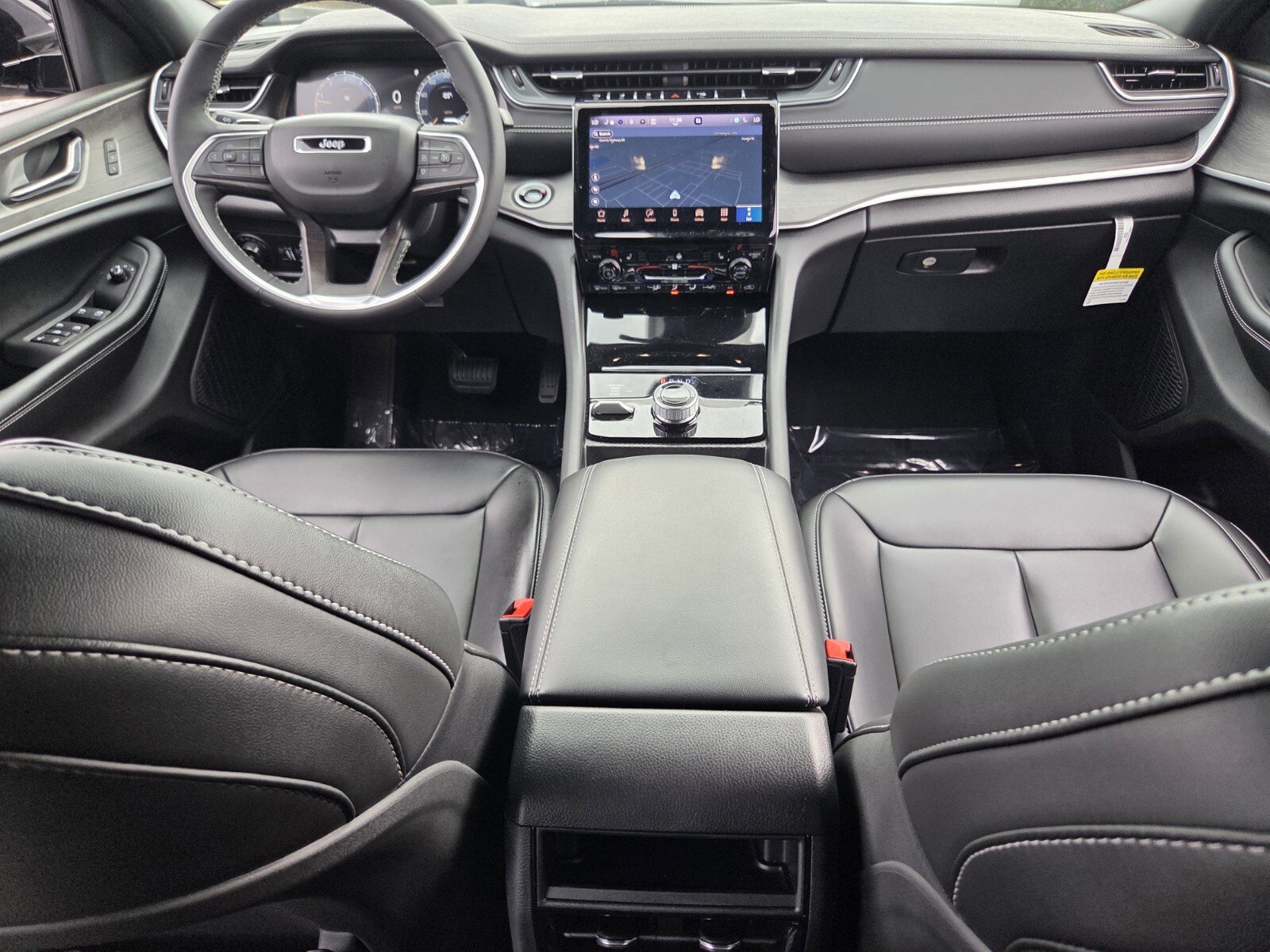 Used 2025 Jeep Grand Cherokee Limited AWD/4WD image 13