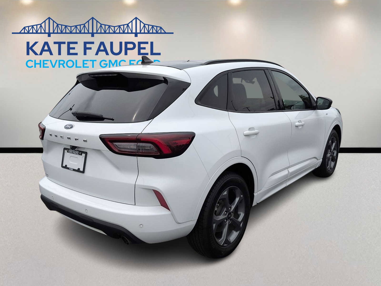 Used 2023 Ford Escape ST-Line w/ Tech Pack #1 FWD image 7