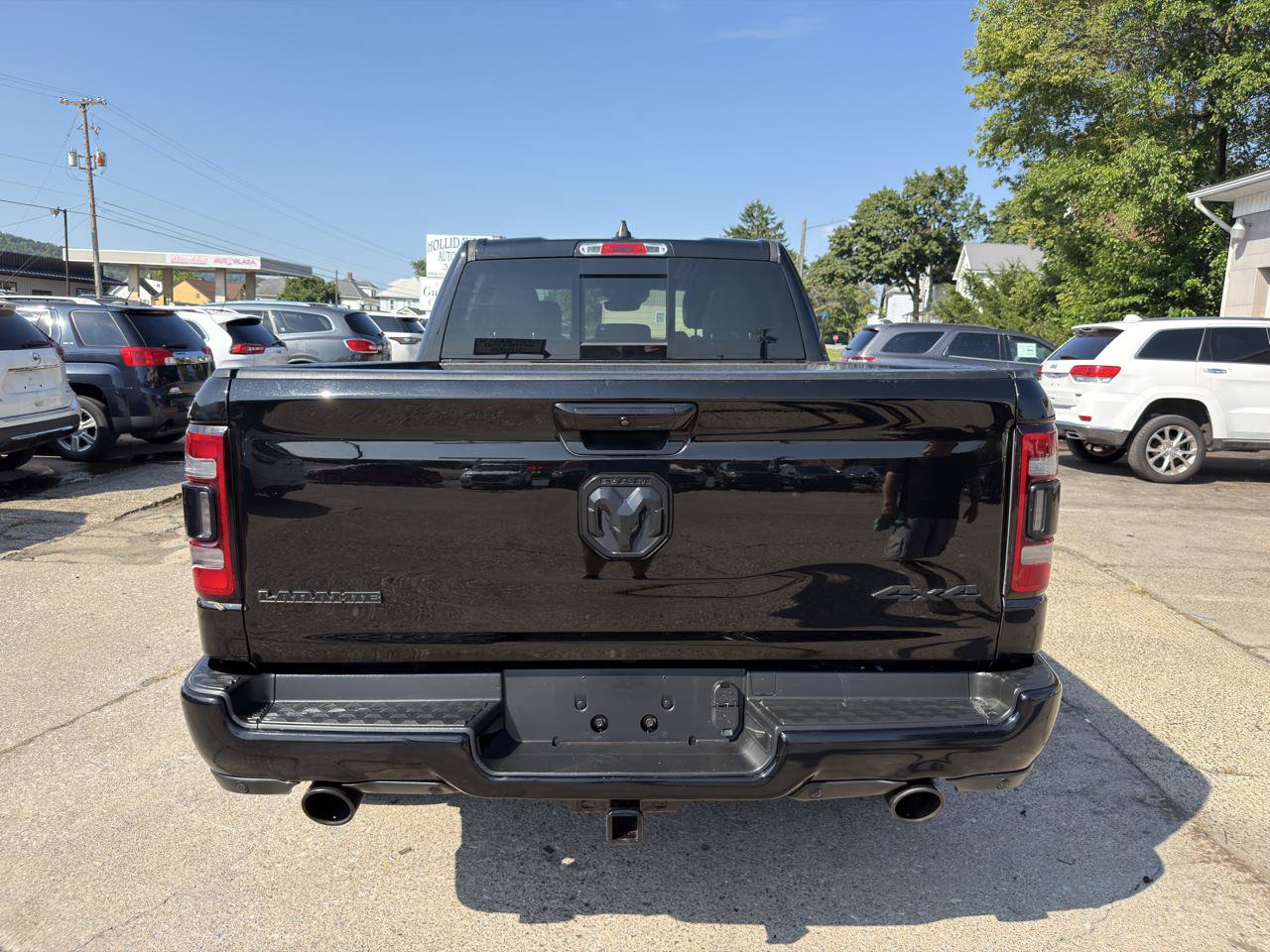 Used 2019 RAM 1500 Laramie AWD/4WD image 4