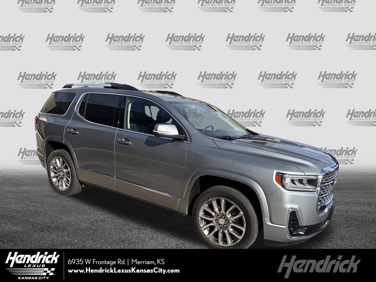 Used 2023 GMC Acadia Denali w/ Denali Technology Package image 1