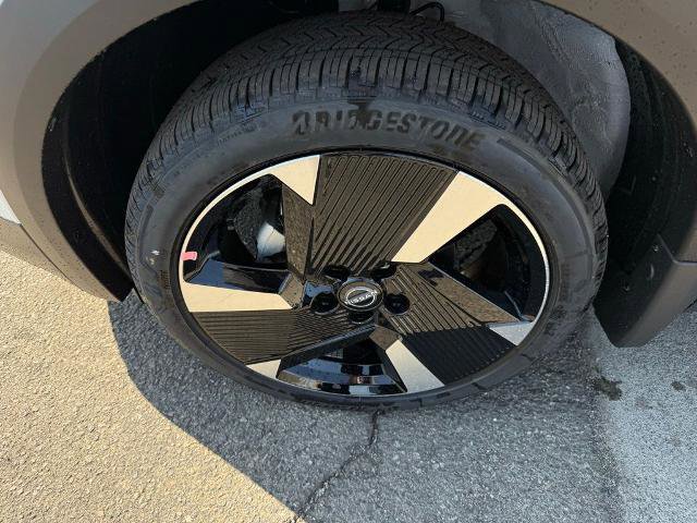 New 2026 Nissan Kicks SR w/ SR Premium Package FWD image 9
