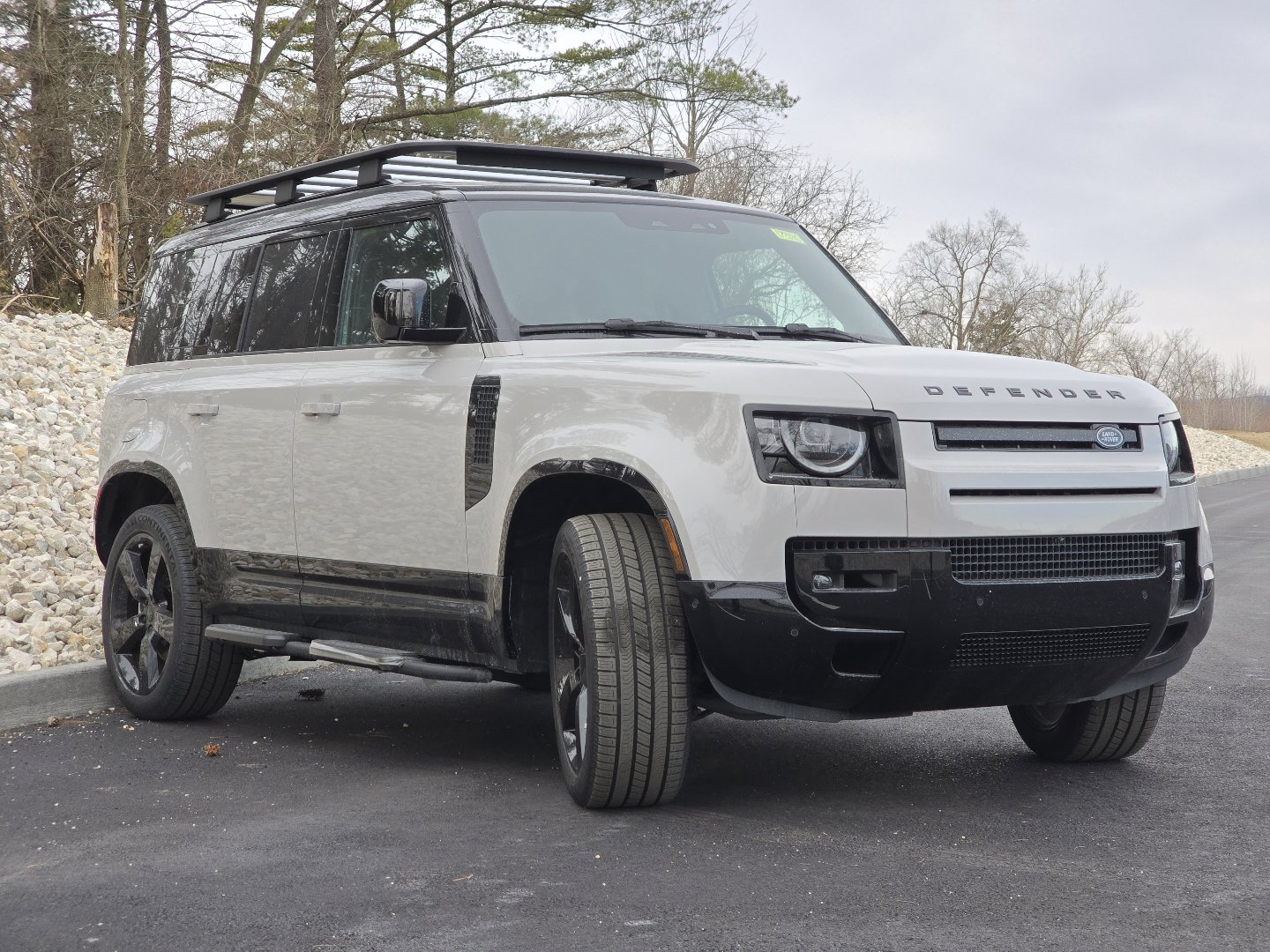 New 2026 Land Rover Defender 110 X-Dynamic SE image 26