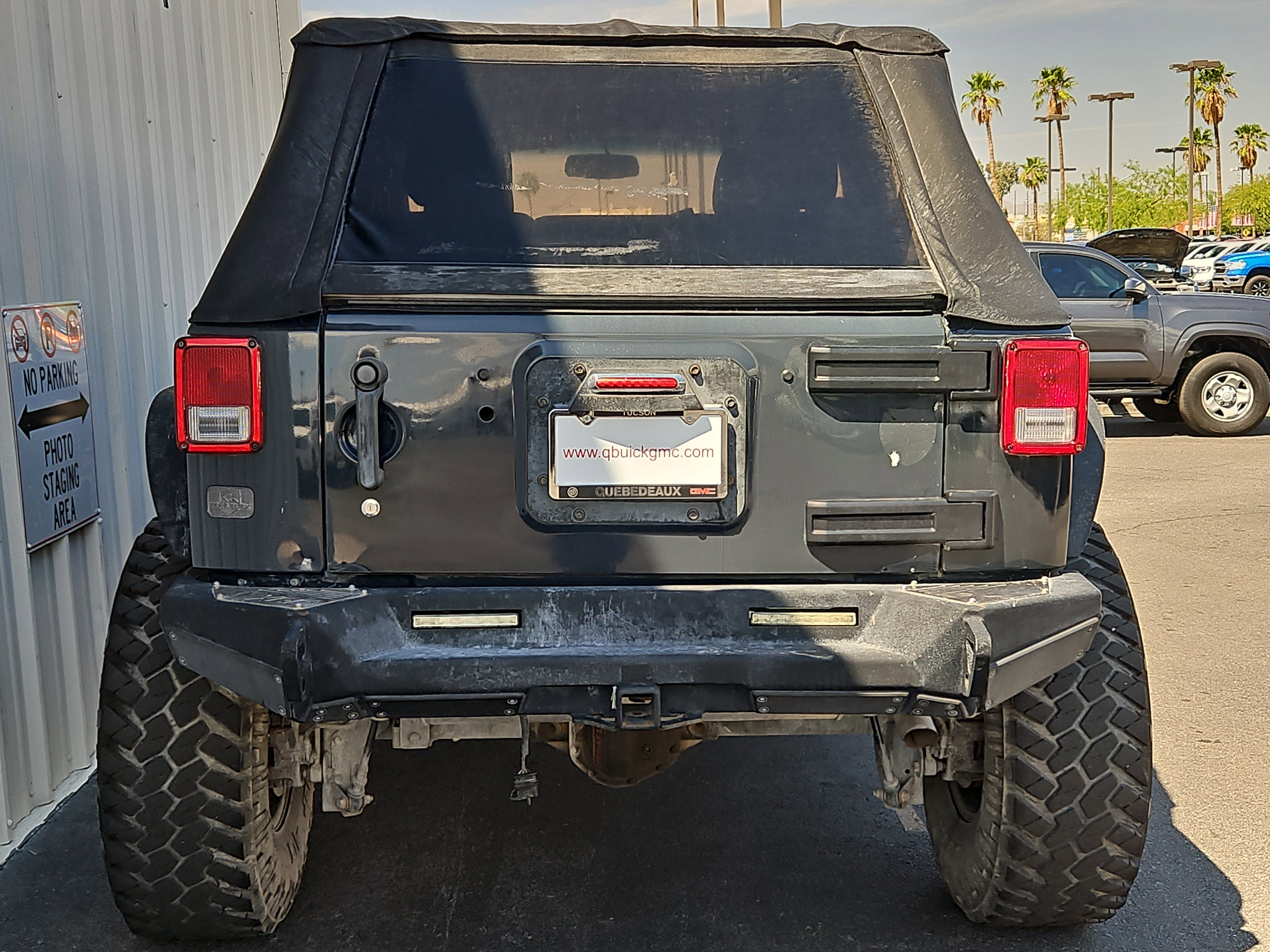 Used 2016 Jeep Wrangler Unlimited Rubicon w/ Connectivity Group image 3