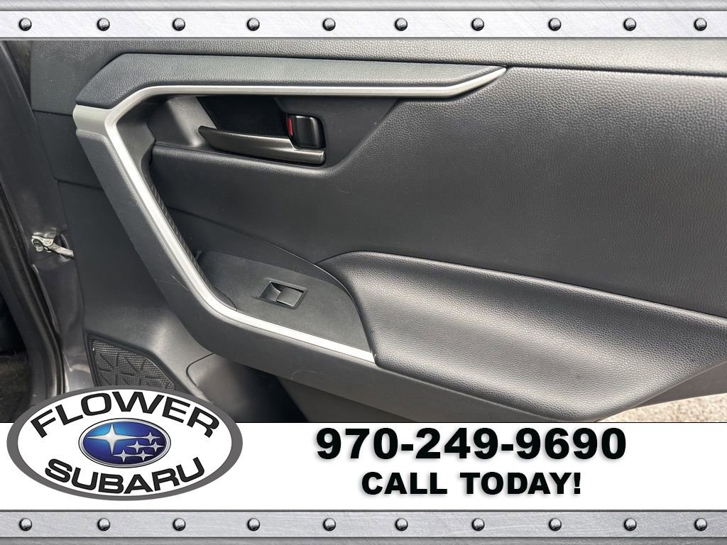 Used 2019 Toyota RAV4 LE image 15