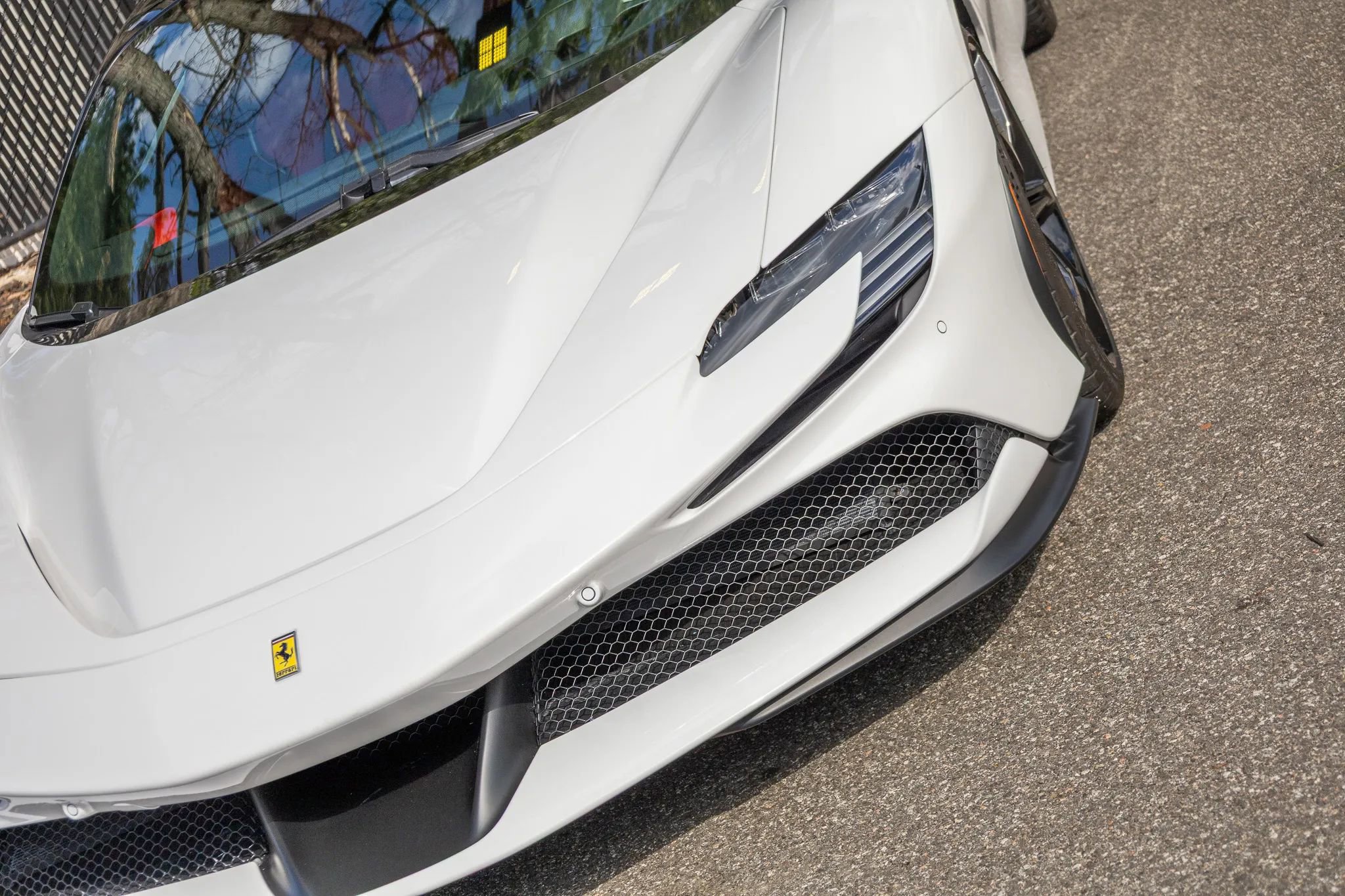 Used 2025 Ferrari SF90 Spider image 23