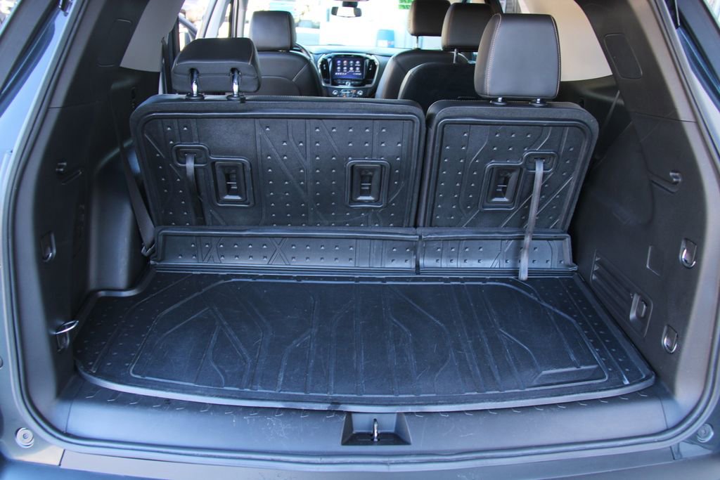 Used 2021 Chevrolet Traverse RS image 25