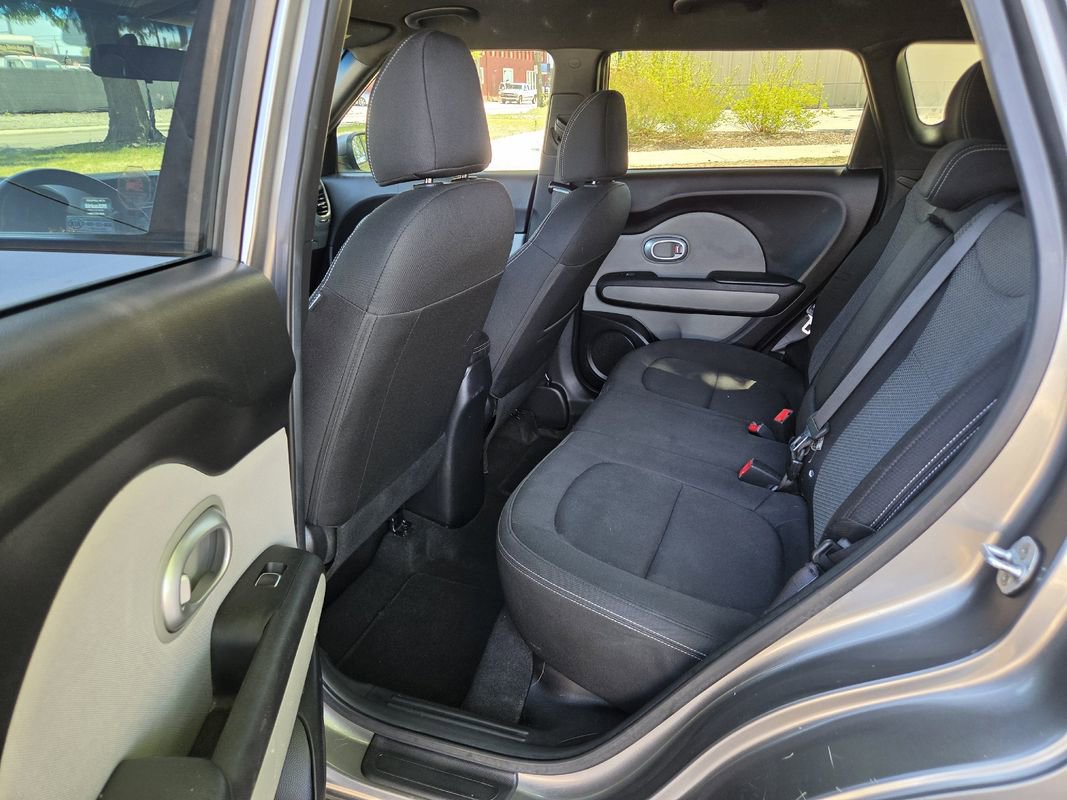 Used 2017 Kia Soul + FWD image 9