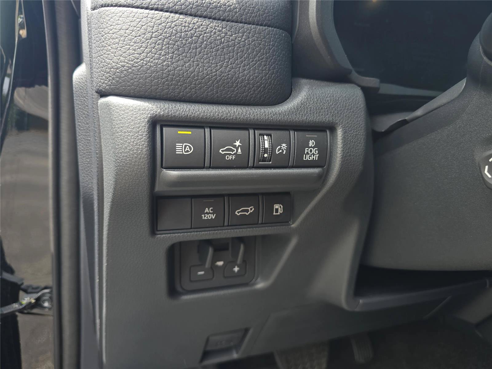Used 2025 Toyota Land Cruiser w/ Premium Package AWD/4WD image 16