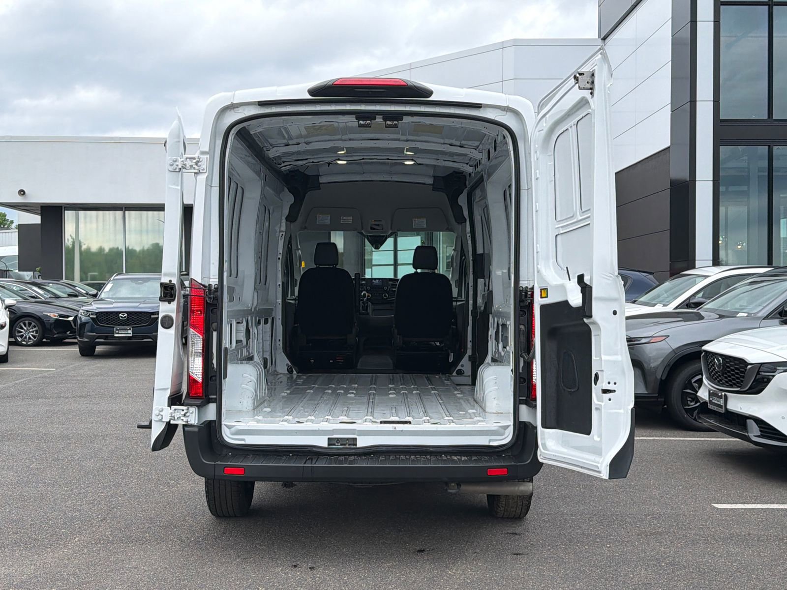 Used 2024 Ford Transit 250 148 Medium Roof RWD image 8
