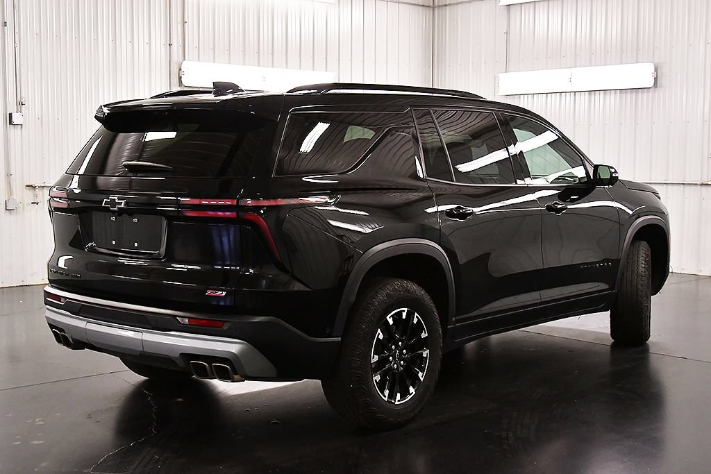 Used 2024 Chevrolet Traverse Z71 w/ Enhanced Driving Package AWD/4WD image 7