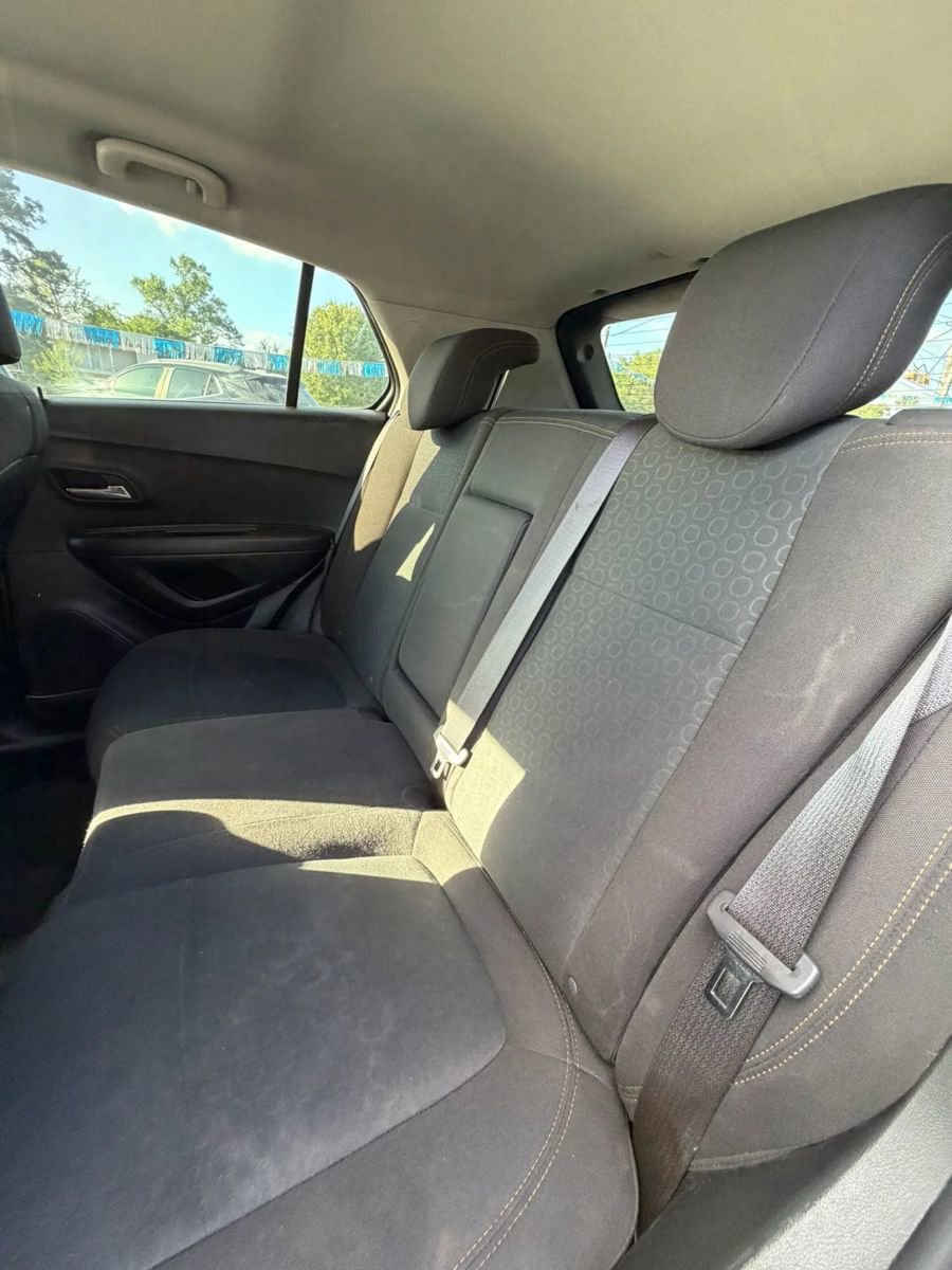 Used 2018 Chevrolet Trax LS image 12