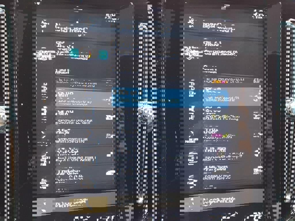 Used 2020 Volvo XC40 T4 R-Design w/ Protection Package Premier image 24