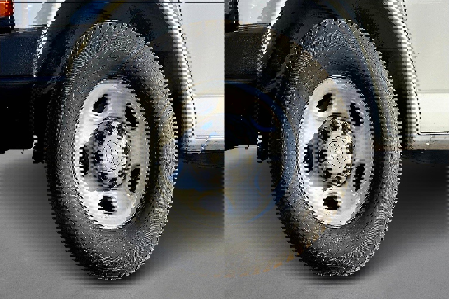 Used 2016 Chevrolet Express 2500 image 7