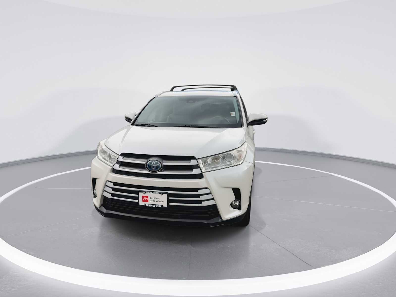 Certified 2017 Toyota Highlander XLE AWD/4WD image 3