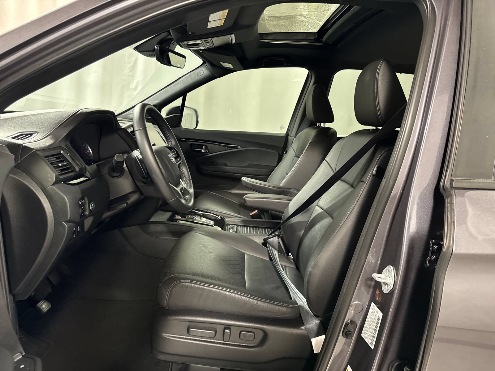 Certified 2021 Honda Passport Touring image 3