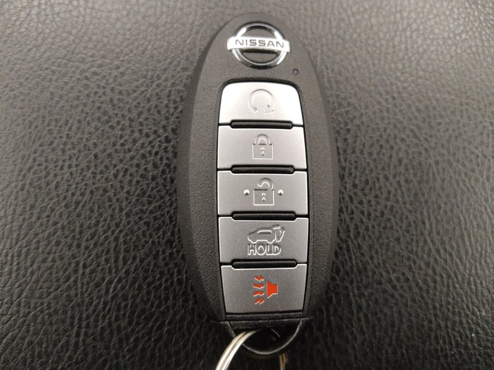 Used 2020 Nissan Pathfinder S image 32
