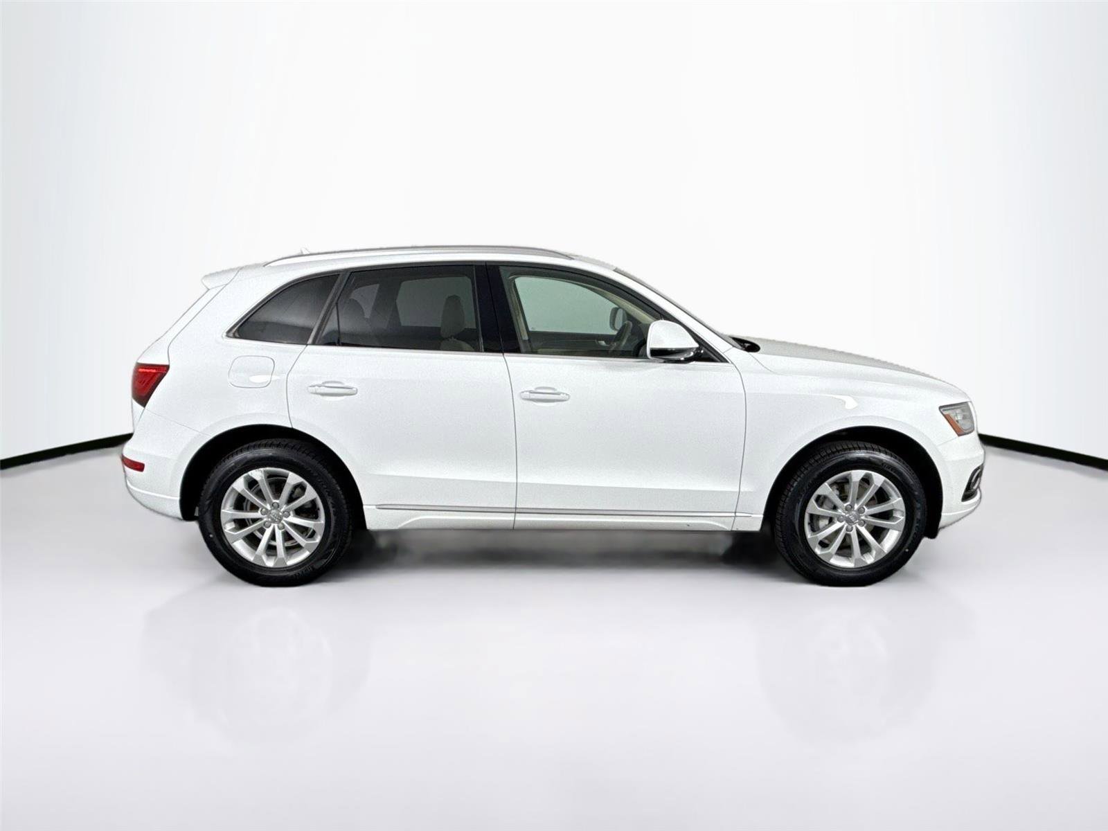 Used 2016 Audi Q5 2.0T Premium image 10