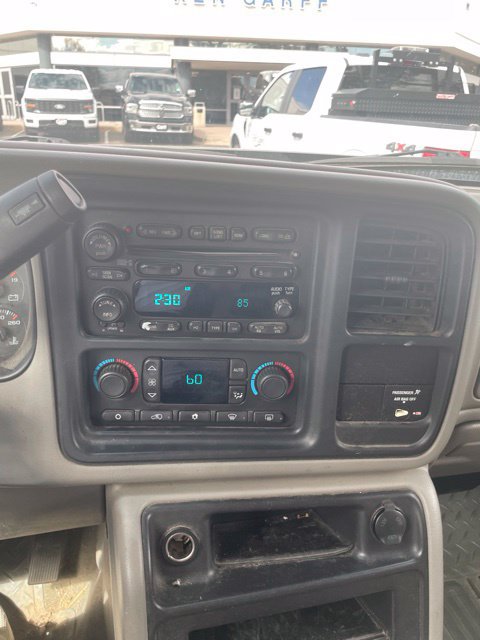 Used 2006 Chevrolet Silverado 2500 LT w/ Heavy-Duty Power Package AWD/4WD image 15