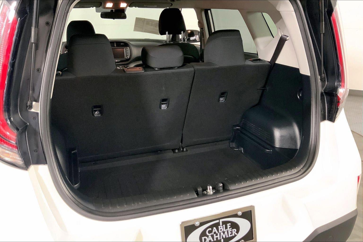 Used 2025 Kia Soul LX FWD image 4