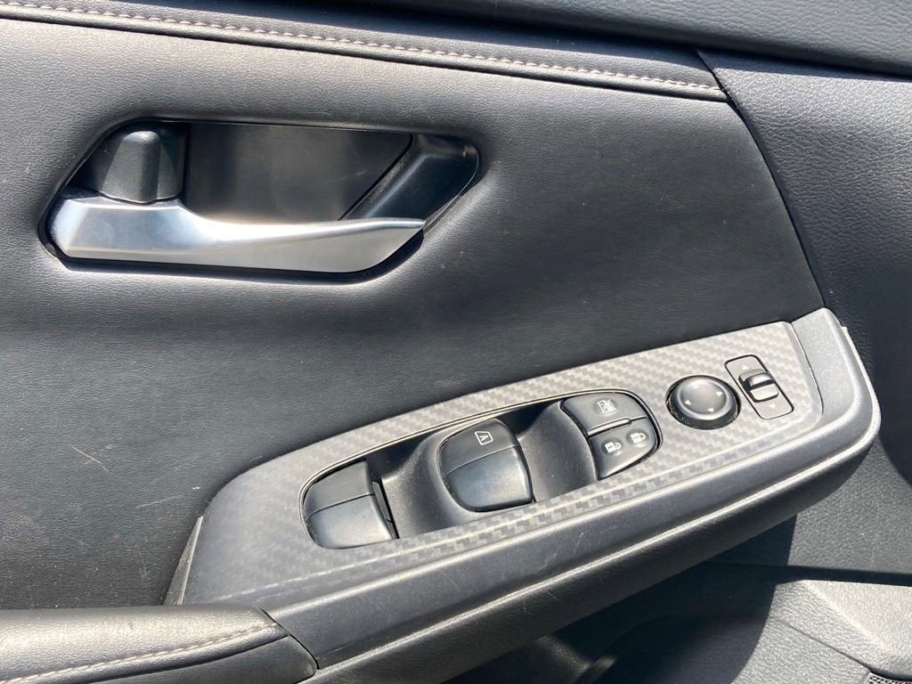 Used 2024 Nissan Sentra SV FWD image 13