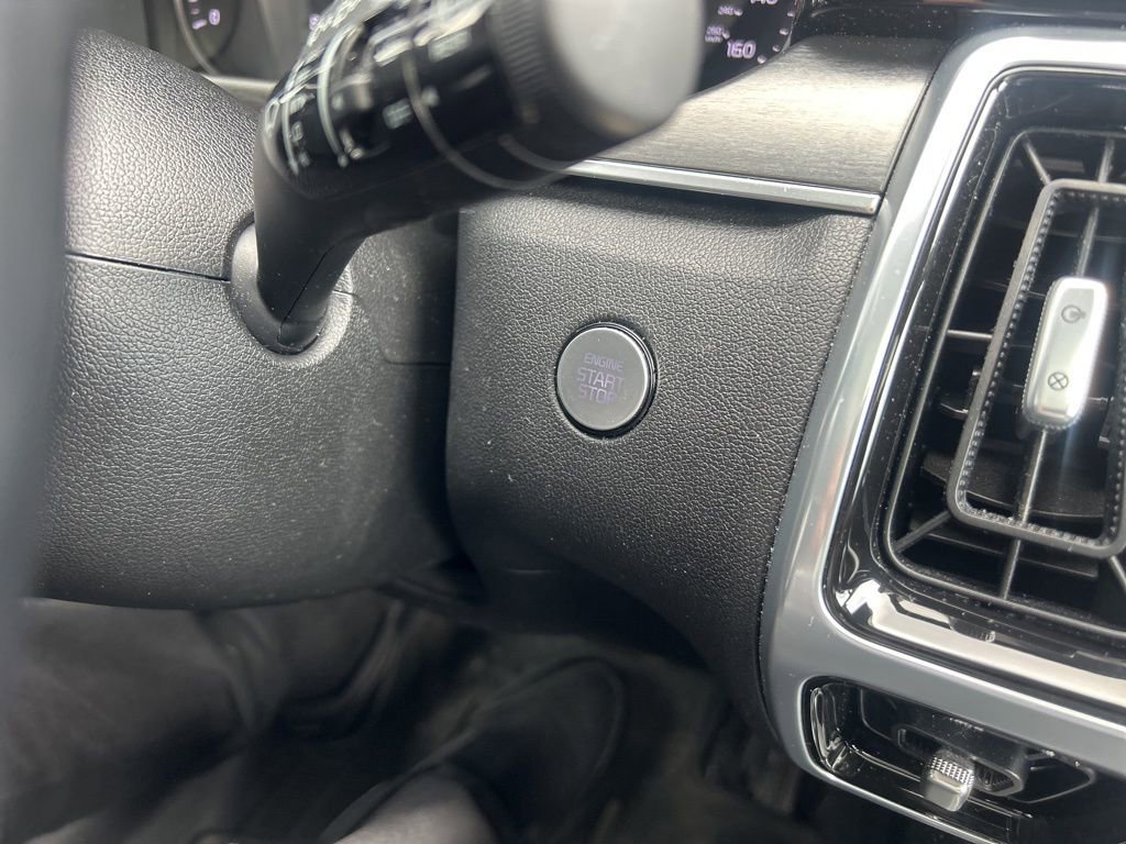 Certified 2022 Kia Sorento SX image 15