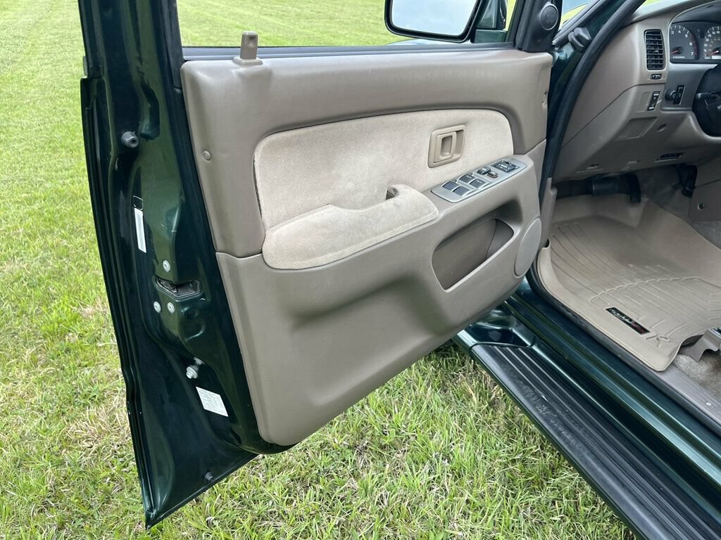 Used 2001 Toyota 4Runner SR5 AWD/4WD image 69