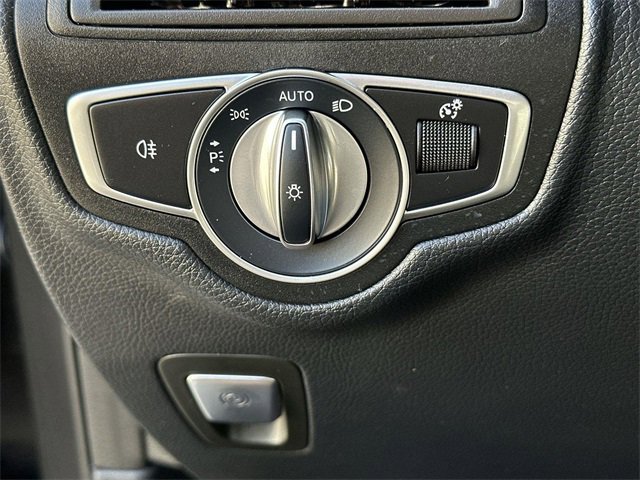 Used 2022 Mercedes-Benz GLC 300 image 16