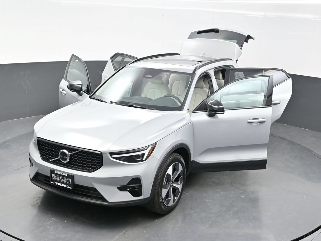 New 2026 Volvo XC40 B5 Plus w/ Protection Package Premier AWD/4WD image 39