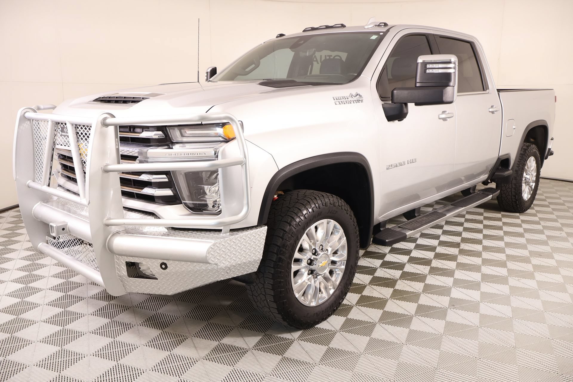 Used 2023 Chevrolet Silverado 2500 High Country w/ Technology Package AWD/4WD image 11