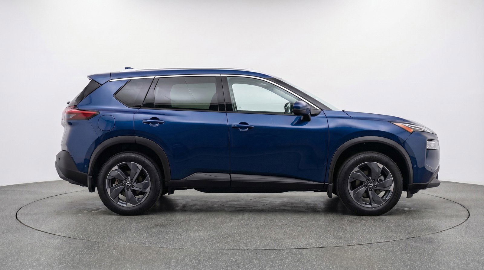 Used 2025 Nissan Rogue SV image 11