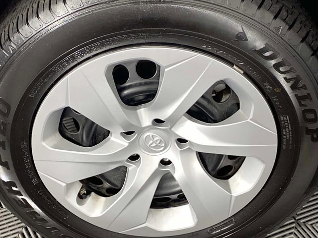 Used 2025 Toyota RAV4 LE image 29