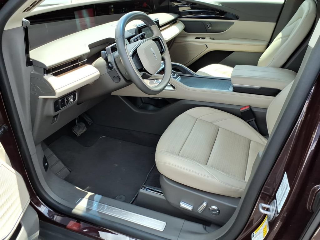 Used 2024 Lincoln Nautilus Reserve AWD/4WD image 10