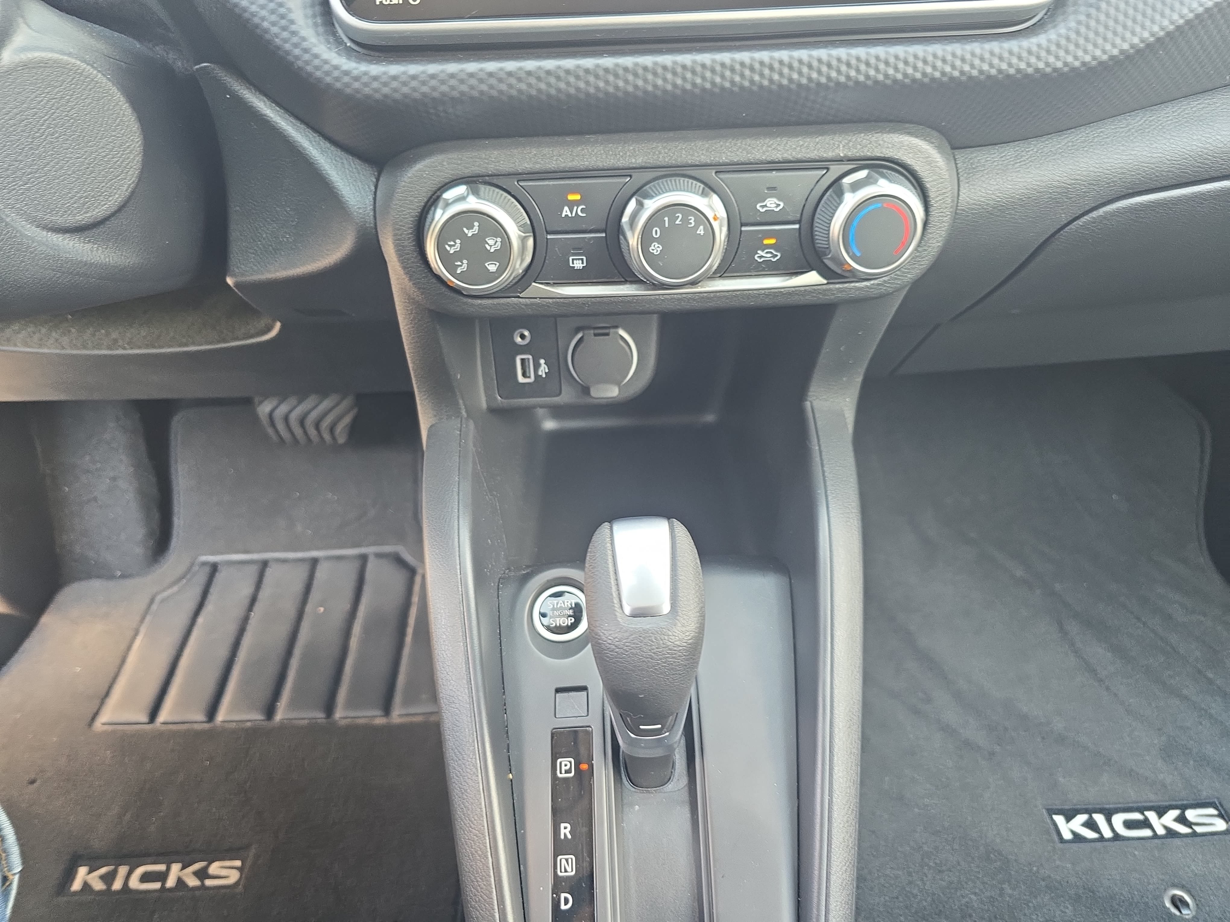 Used 2025 Nissan Kicks Play S FWD image 22
