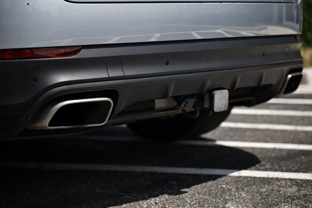 Used 2022 Porsche Cayenne Platinum Edition image 15