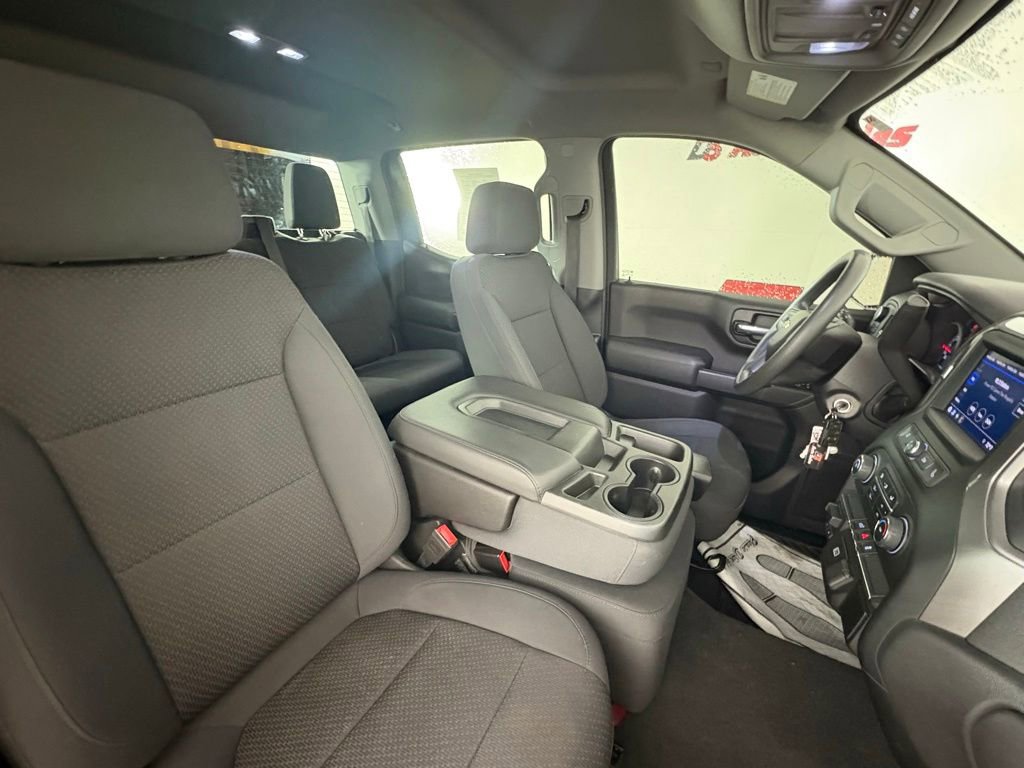Used 2020 Chevrolet Silverado 1500 Custom w/ Custom Value Package AWD/4WD image 34