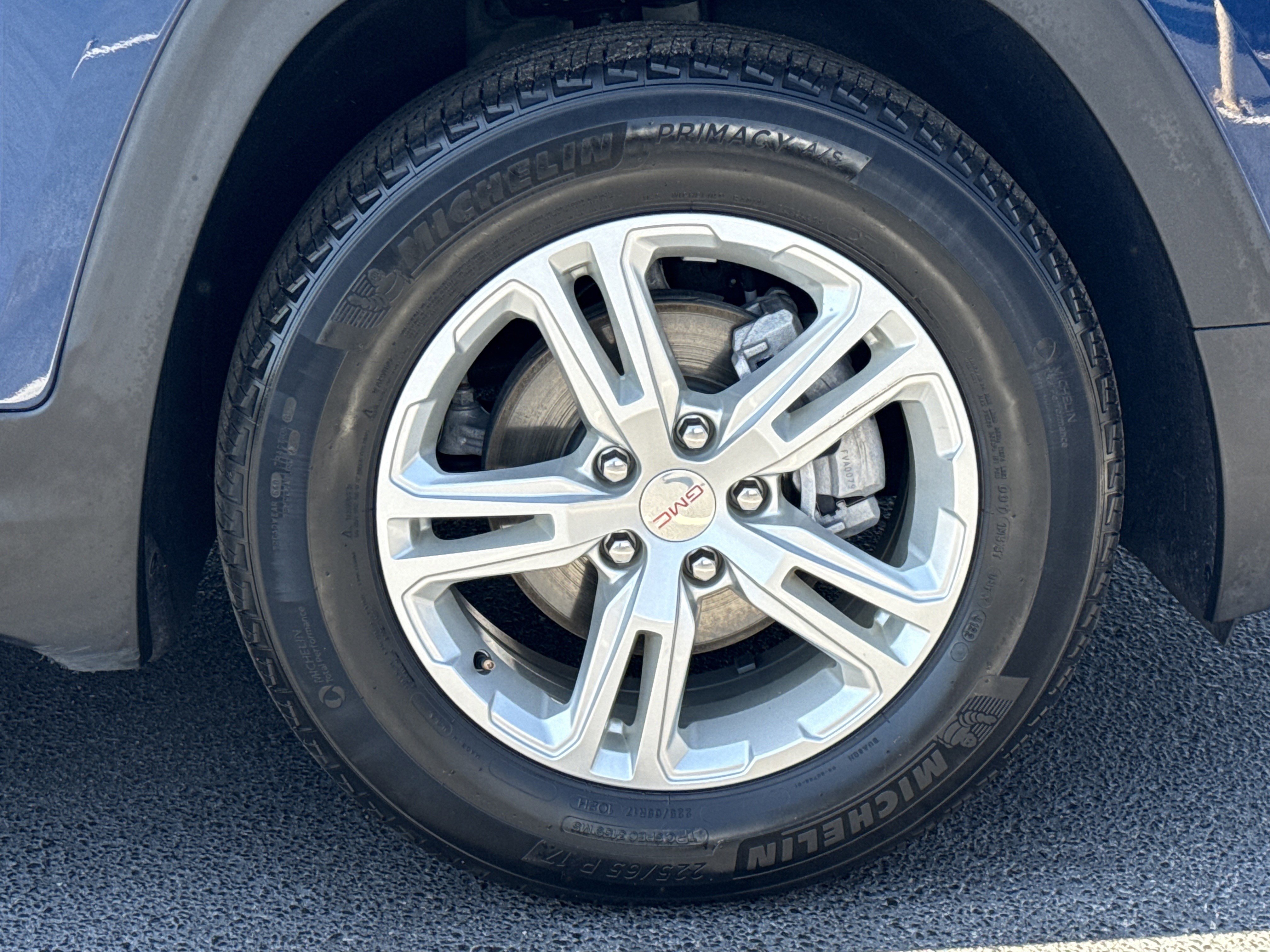 Used 2023 GMC Terrain SLE w/ Driver Convenience Package image 13