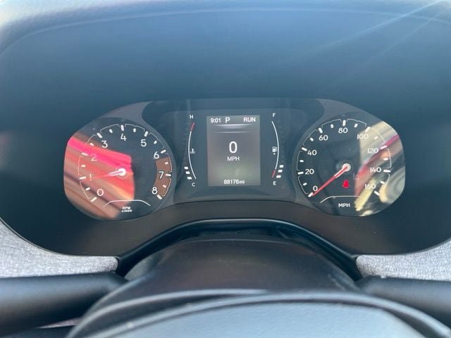 Used 2022 Jeep Compass Latitude FWD image 13
