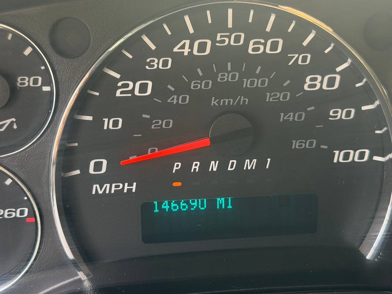 Used 2018 Chevrolet Express 2500 Extended RWD image 25