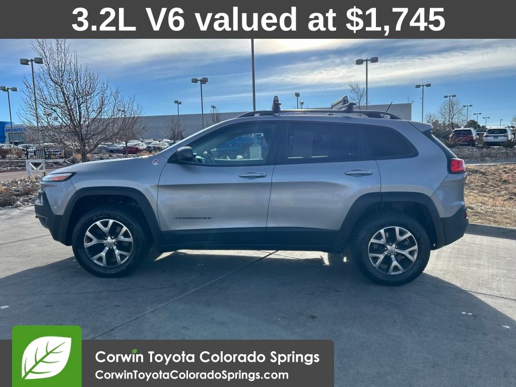 Used 2015 Jeep Cherokee Trailhawk image 4