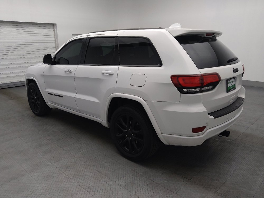 Used 2019 Jeep Grand Cherokee Altitude image 3