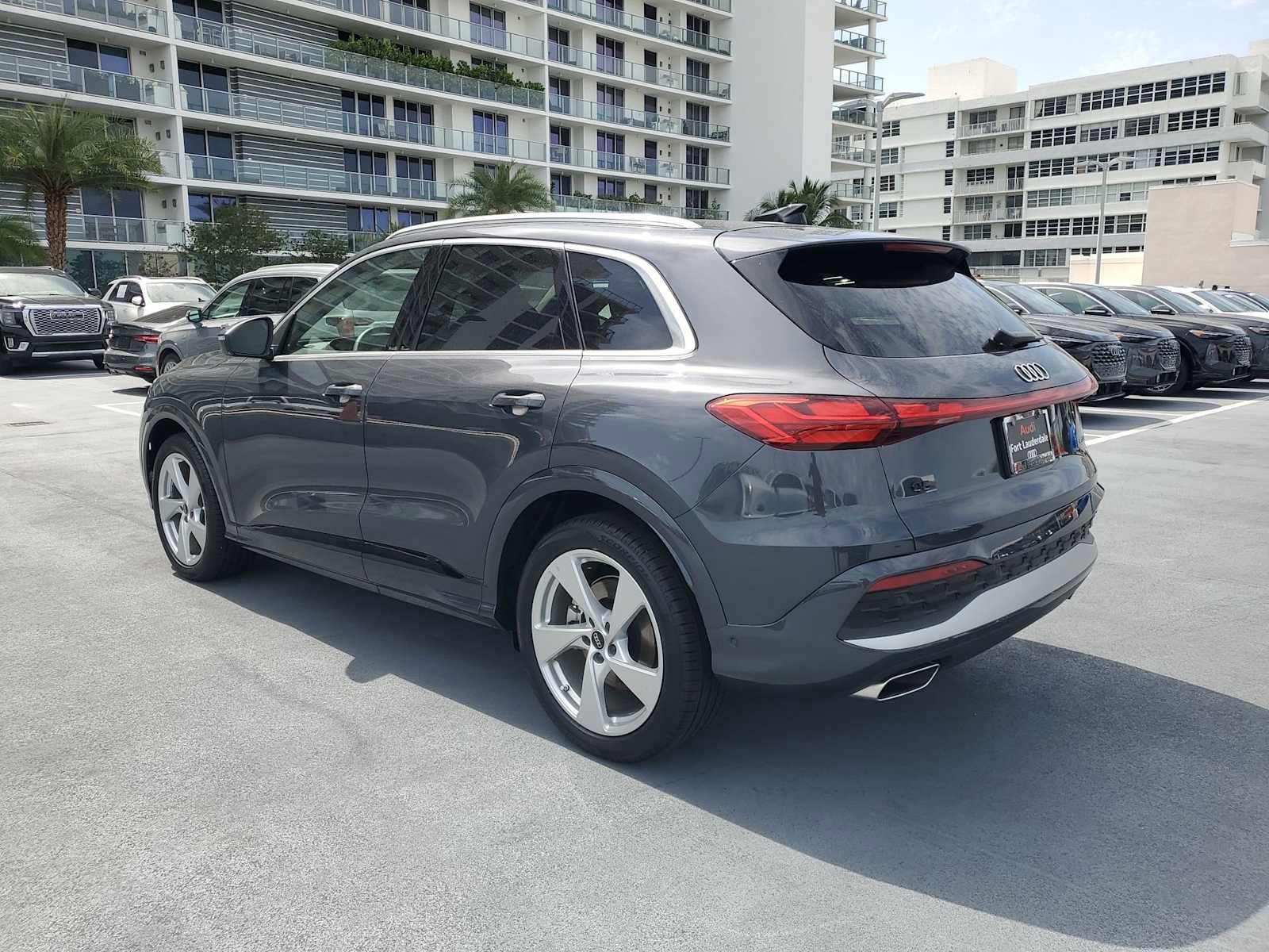 New 2025 Audi Q5 Prestige image 4