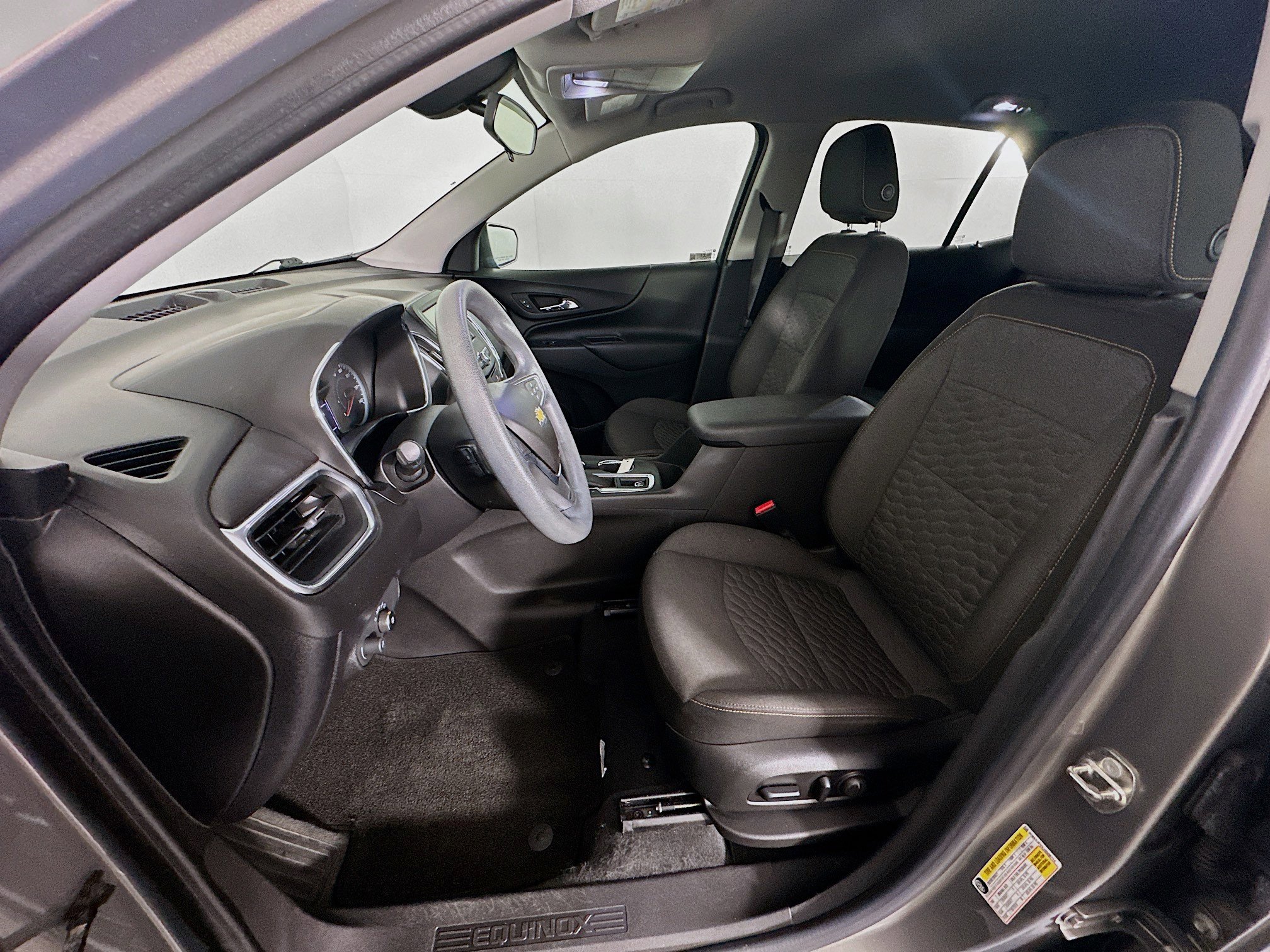 Used 2018 Chevrolet Equinox LT FWD image 13