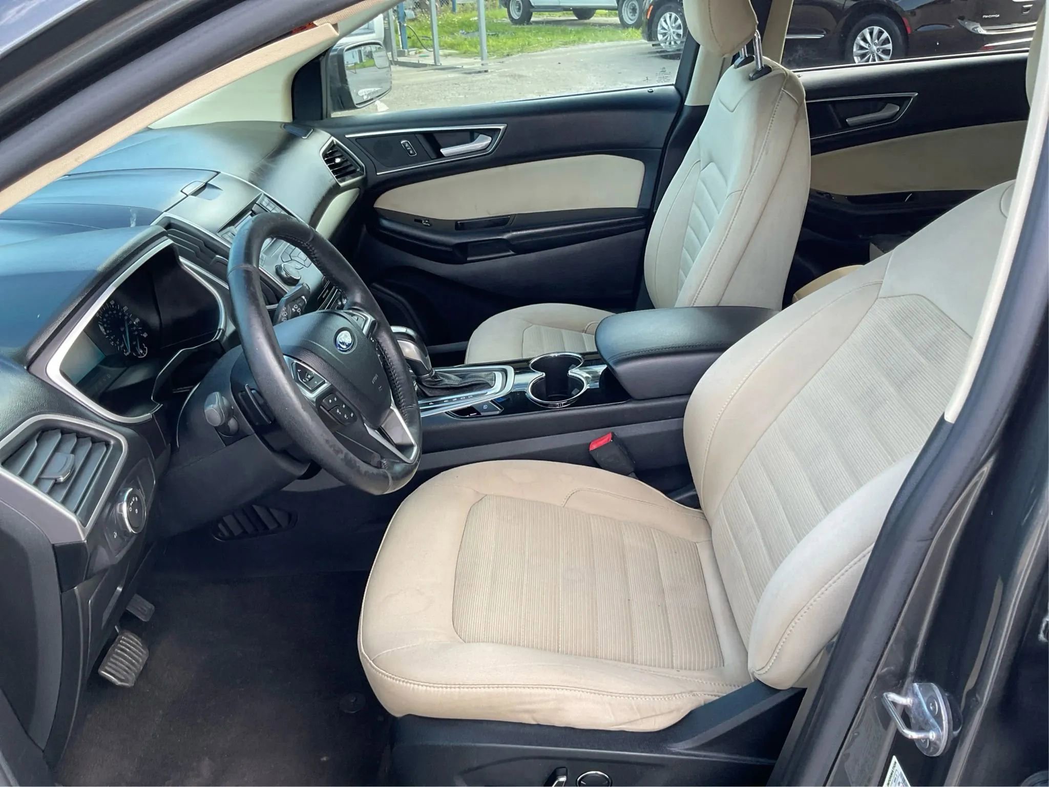 Used 2016 Ford Edge SEL FWD image 10