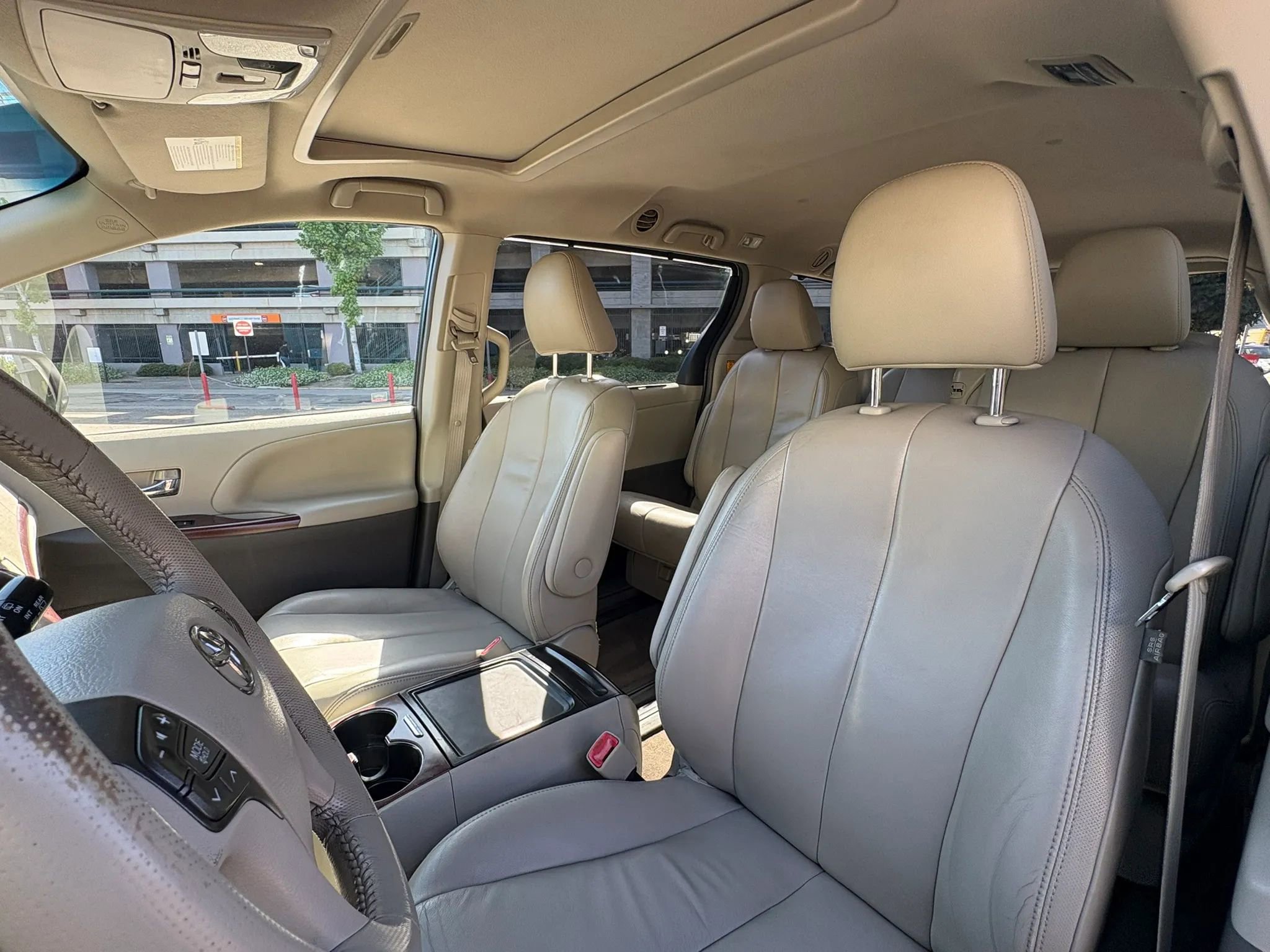 Used 2012 Toyota Sienna XLE FWD image 11
