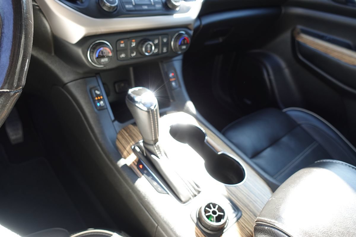 Used 2019 GMC Acadia Denali w/ Technology Package FWD image 48