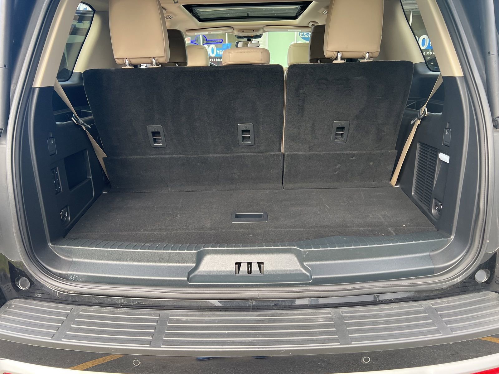 Used 2023 Ford Expedition Limited image 11