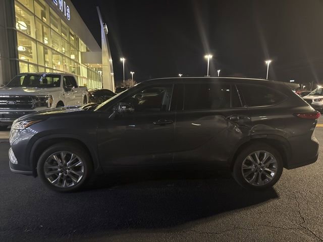 Used 2023 Toyota Highlander Limited image 6