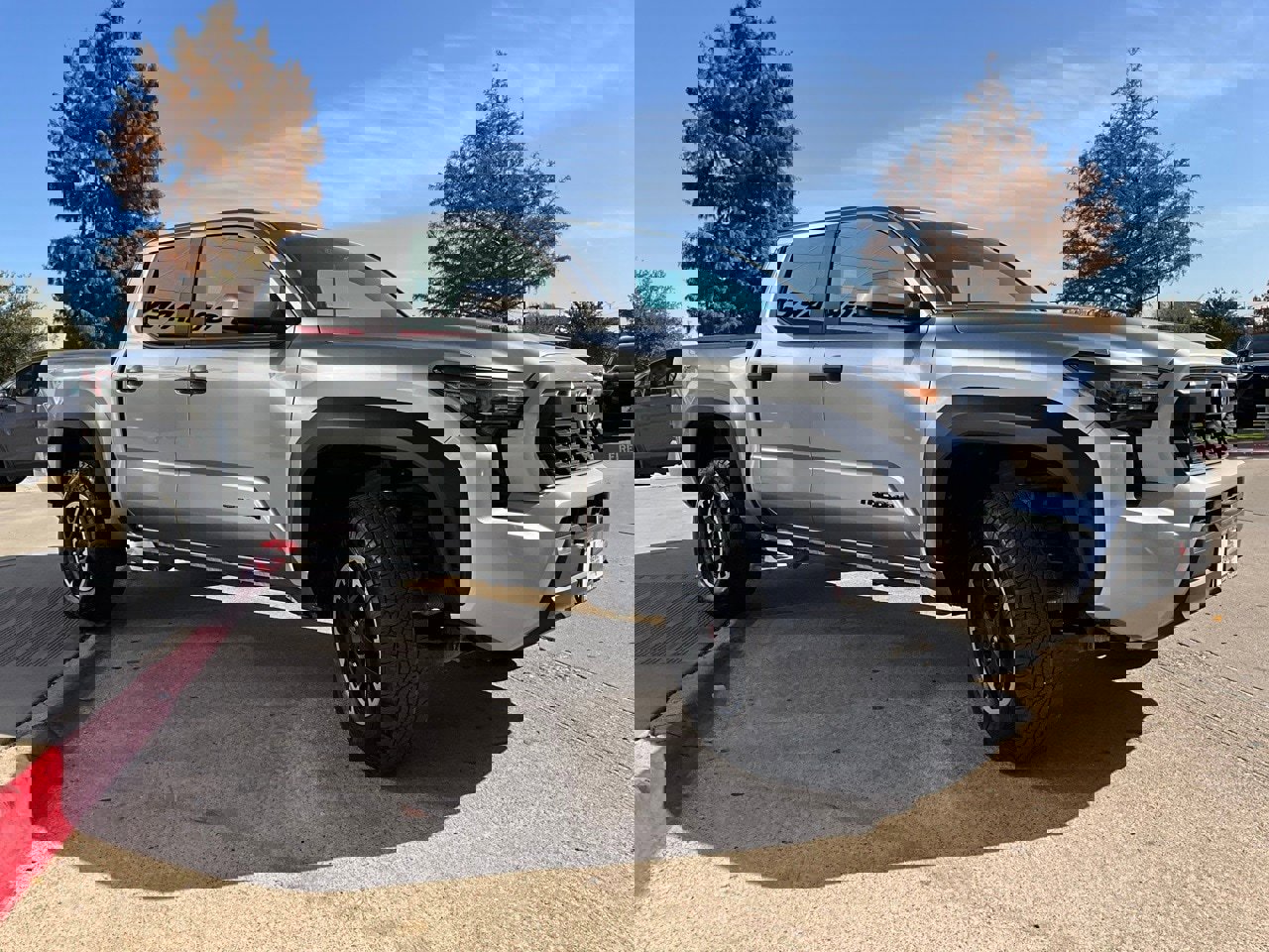 Used 2025 Toyota Tacoma TRD Off-Road image 5