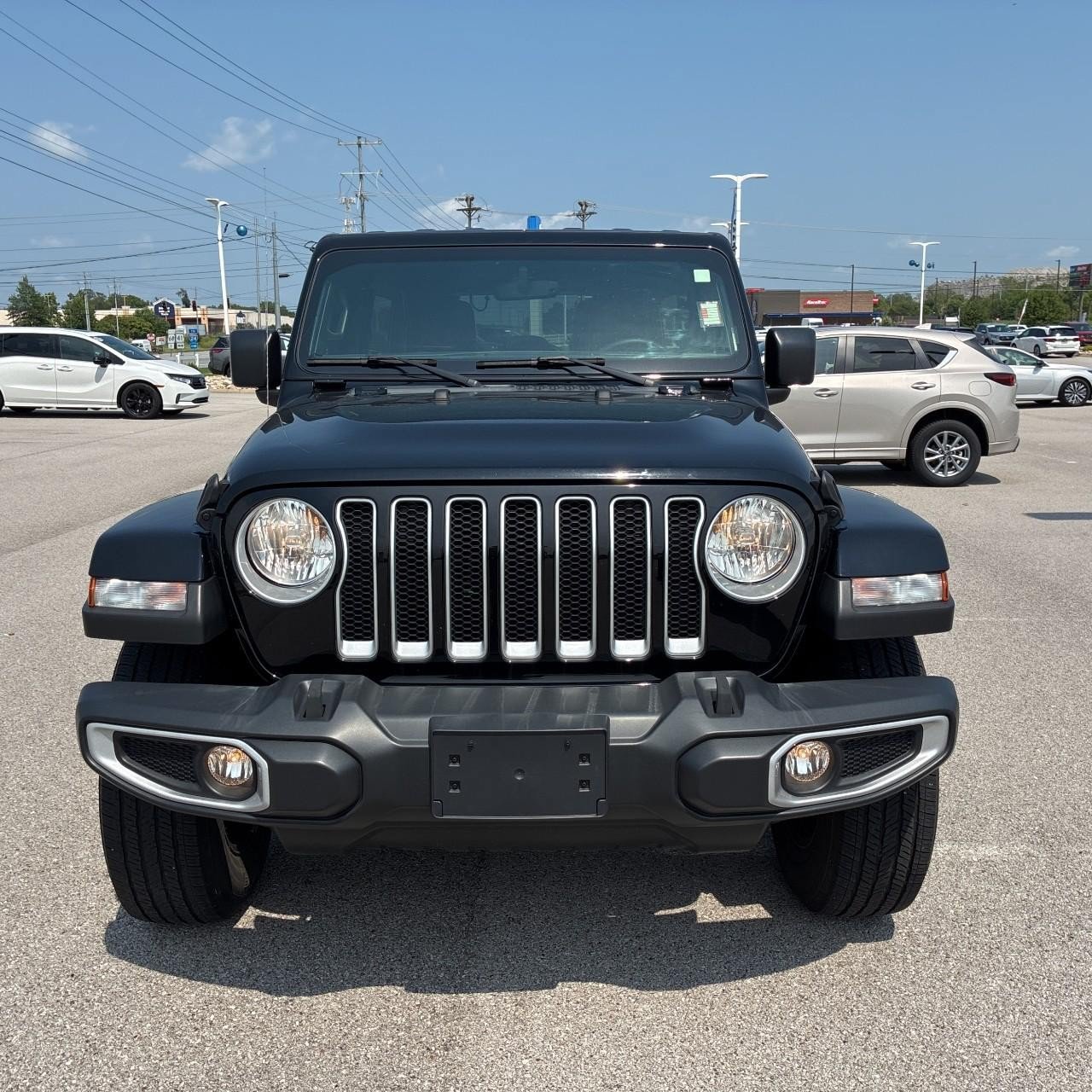 Used 2023 Jeep Wrangler Unlimited Sahara w/ Cold Weather Group AWD/4WD image 7