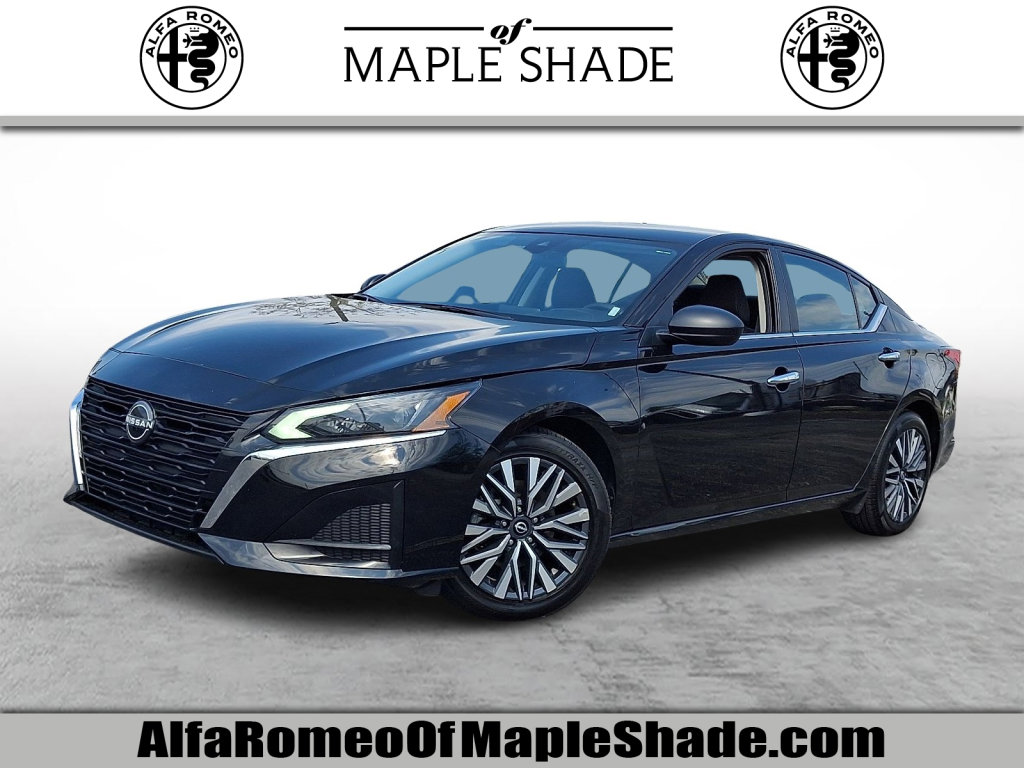 Used 2024 Nissan Altima 2.5 SV FWD image 1